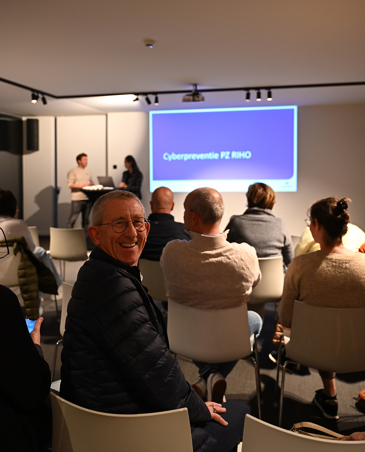 Cybercrime in de kijker: een inspirerende sessie door politiezone Riho in de gebouwen van Best of Travel Rumbeke